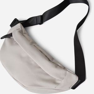 Everlane’s Renew Transit Fanny Pack